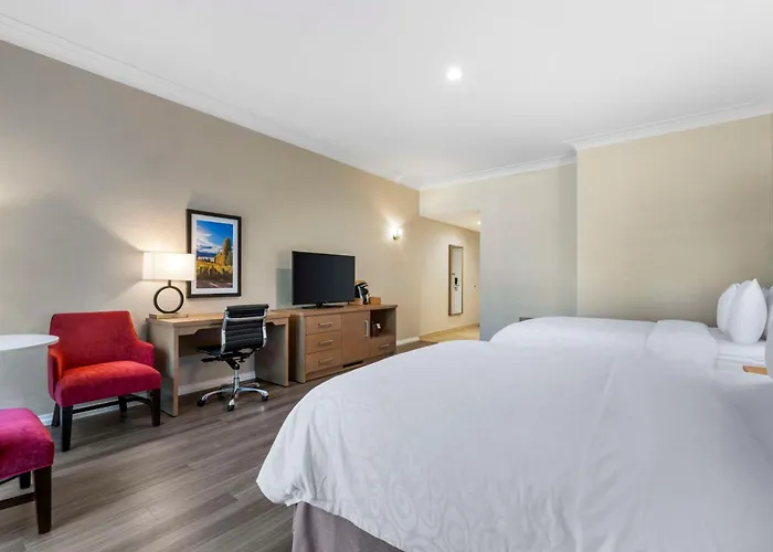Best Western Plus Kelowna Hotel & Suites